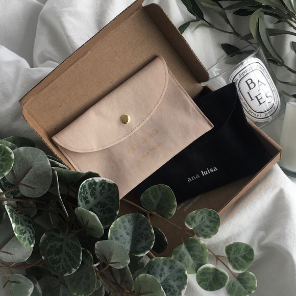 Ana Luisa necklace - WILLOW - cute and dainty gold pendant with beaded chain - Picture 2 of 2